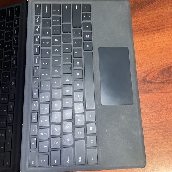 Microsoft Surface Pro 6 - Picture 3 of 3